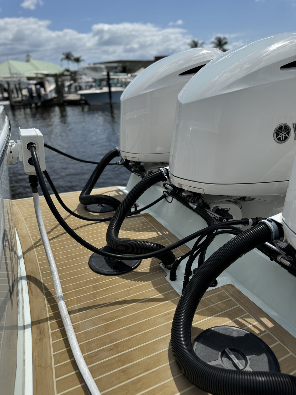 Flushmaster 4-Outlet Outboard Engine Flushing System with Four 20-Foot Hoses - FM4020