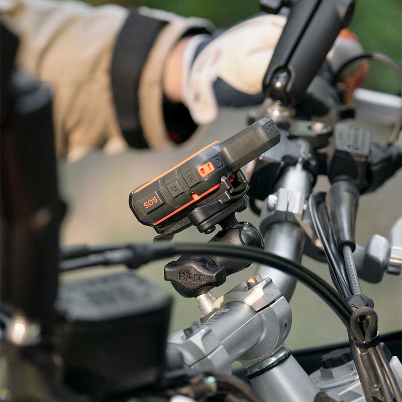 RAM Mount - Spine Clip Holder with Ball for Garmin Handheld Devices - RAM-B-202-GA76U